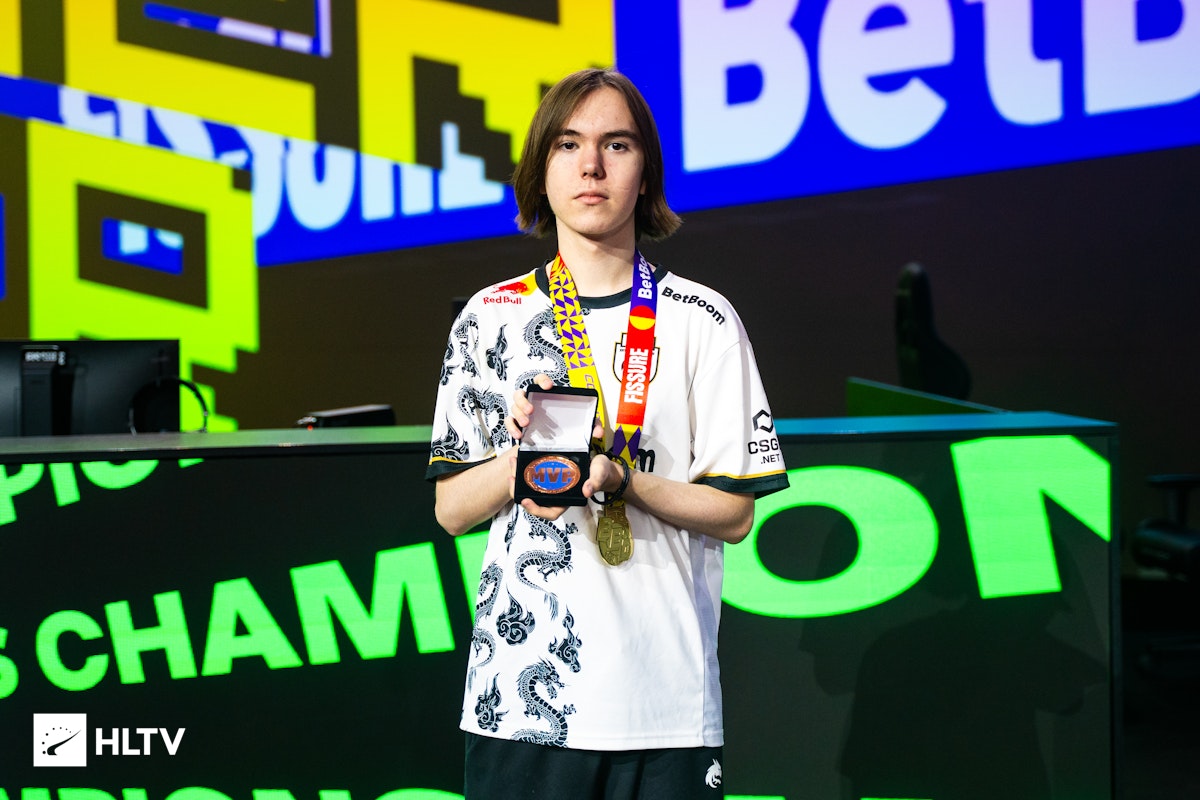 英雄联盟比分：2020LPL夏季总决赛，TES 3：2 击败JDG，LPL新王登基！